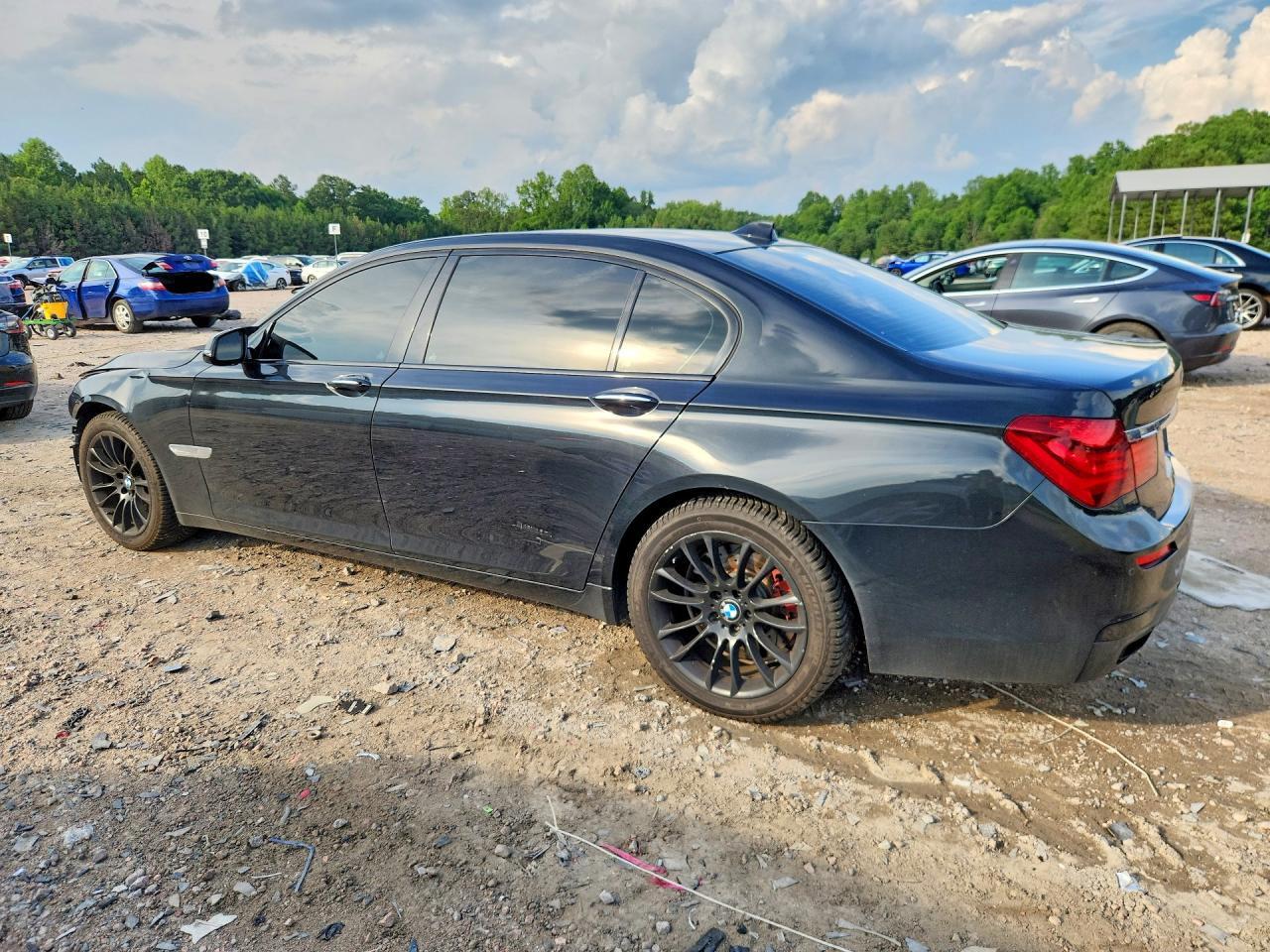 2013 BMW 750 Li - zdjęcie 2