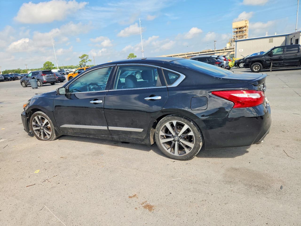 2016 Nissan Altima 2.5 Sr - zdjęcie 2