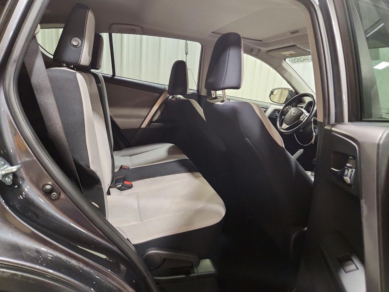 2016 Toyota Rav4 Xle - zdjęcie 11