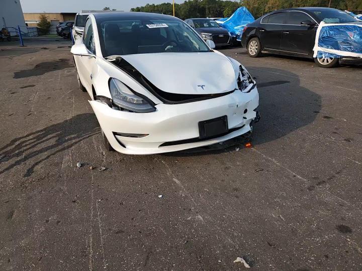 2020 Tesla Model 3 - zdjęcie 13