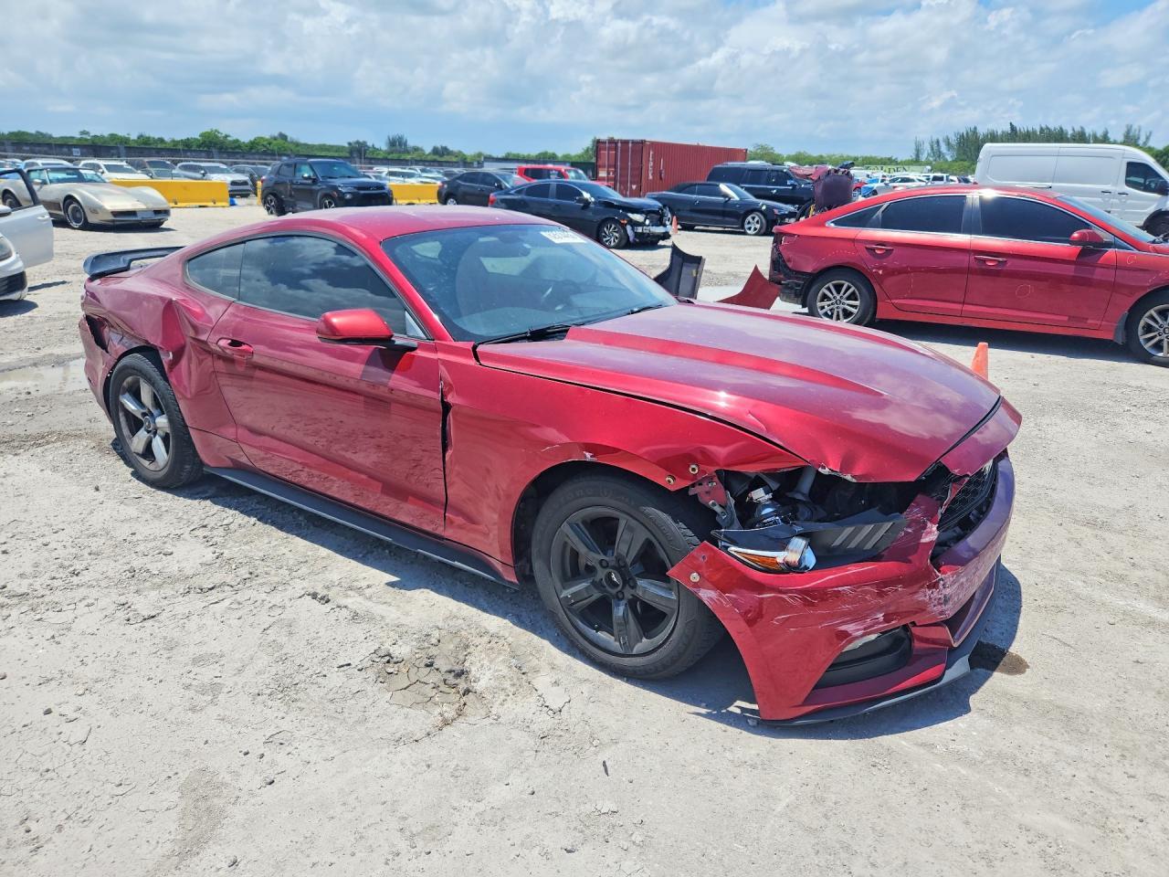 Ford Mustang Coupe - zdjęcie 4
