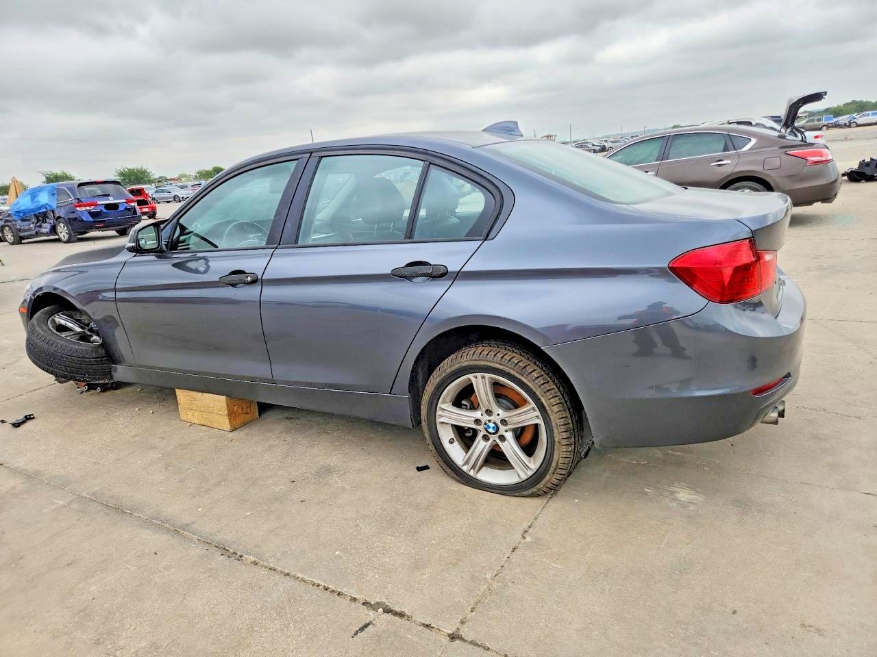 2013 BMW Seria 3 328i - zdjęcie 2