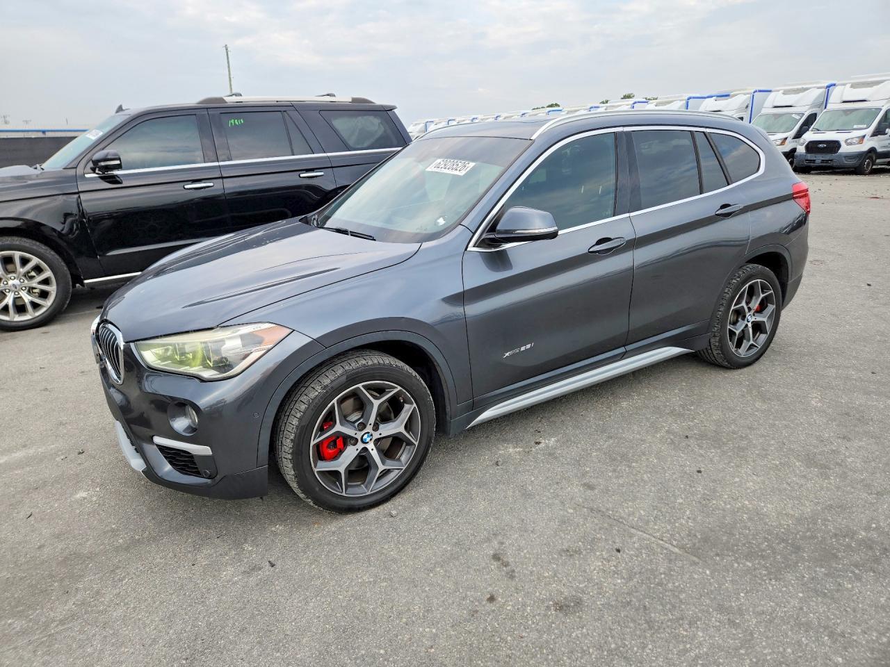 2017 BMW X1 xDrive28I - zdjęcie główne