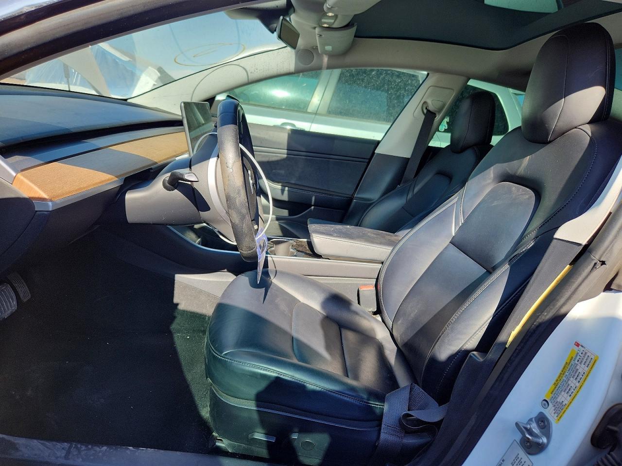 2019 Tesla Model 3 - zdjęcie 7