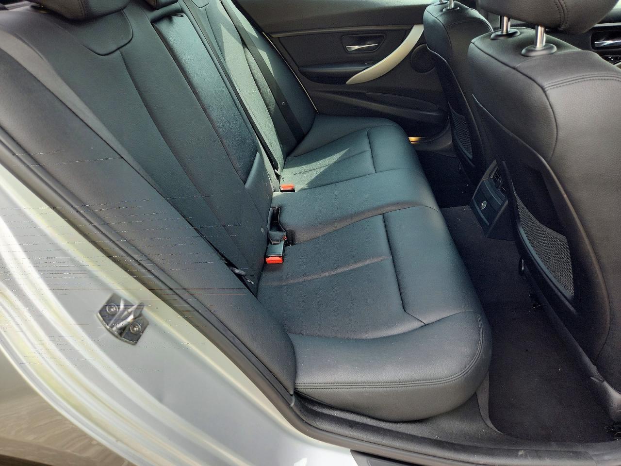2015 BMW 320 I - zdjęcie 10