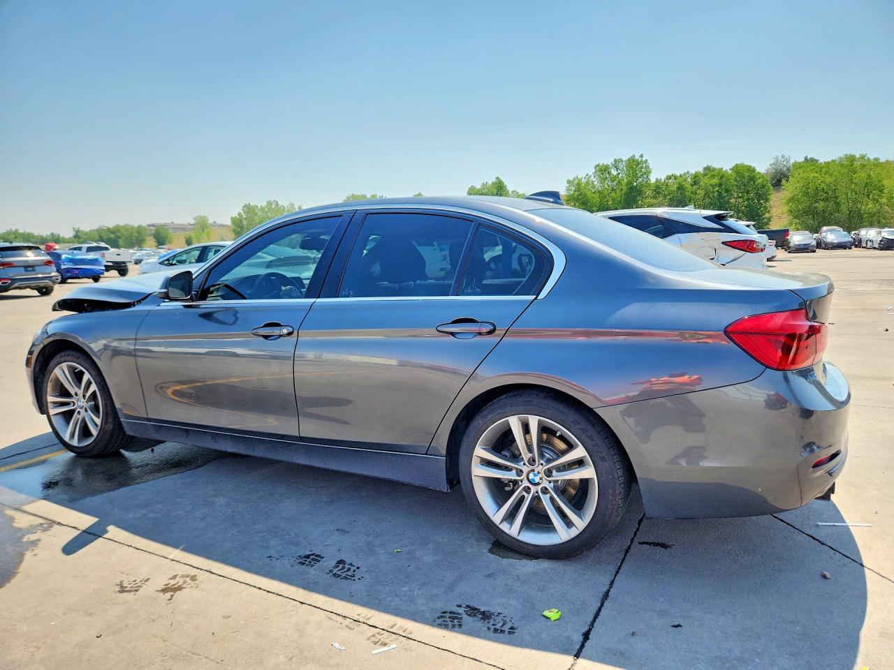2018 BMW 330 I - zdjęcie 2