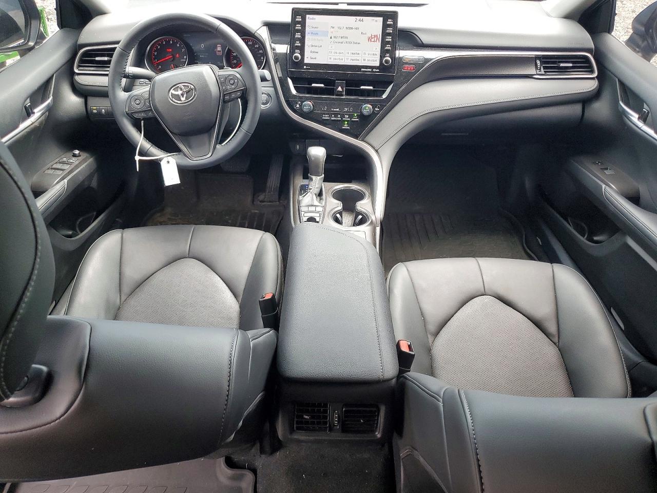 2023 Toyota Camry Xse - zdjęcie 8