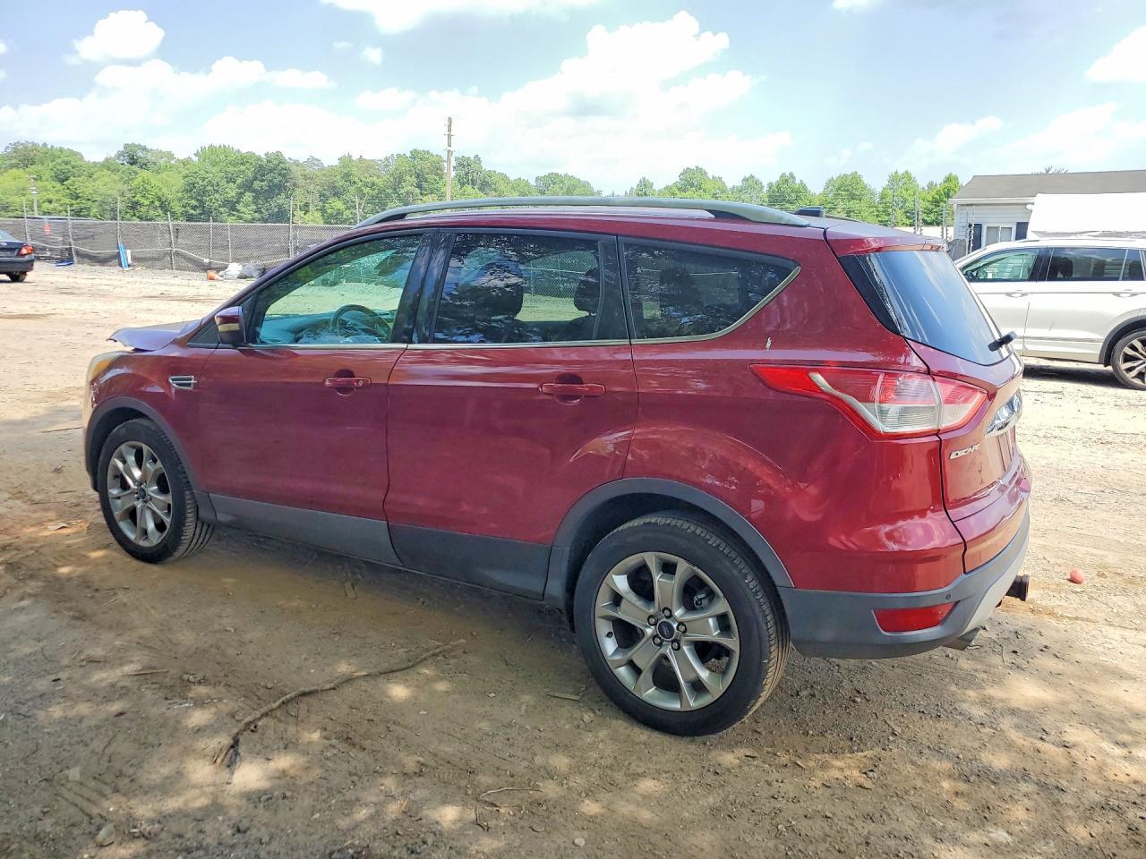 2014 Ford Escape Titanium - zdjęcie 2