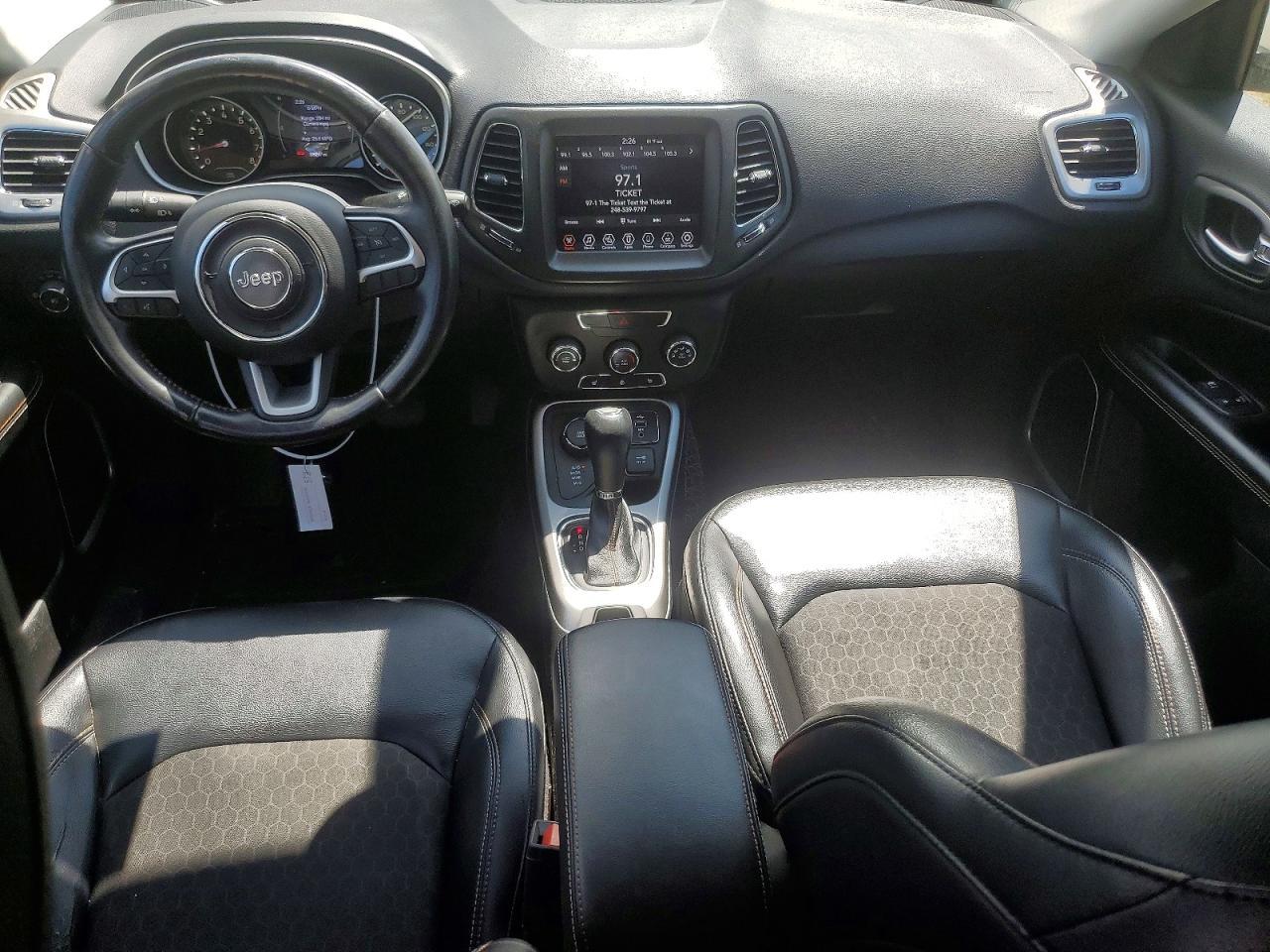 2018 Jeep Compass Latitude - zdjęcie 8