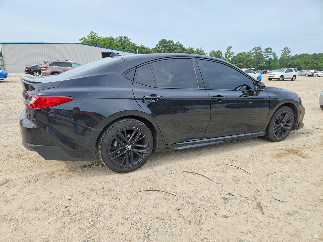 2025 Toyota Camry Se - zdjęcie 3