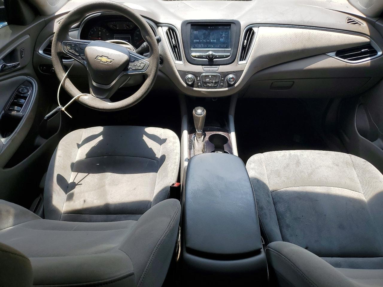 2018 Chevrolet Malibu Ls - zdjęcie 8