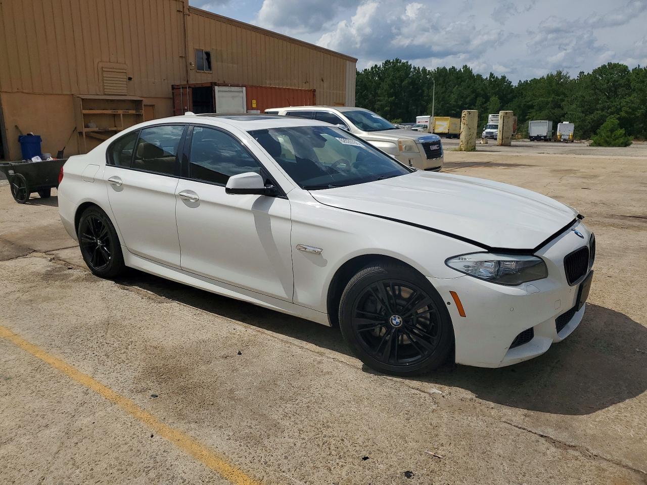 2013 BMW Seria 5 535i - zdjęcie 4