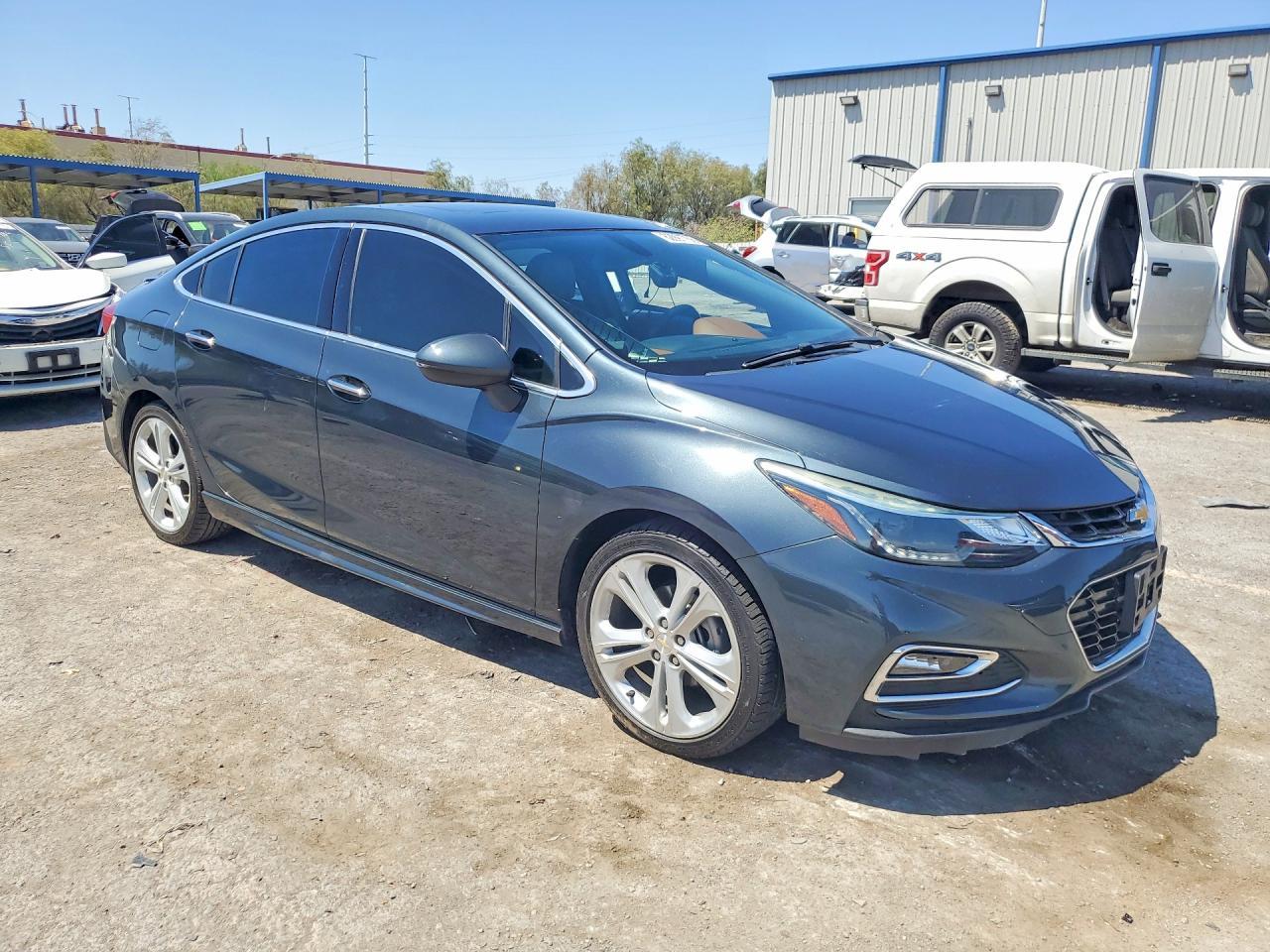 2018 Chevrolet Cruze Premier - zdjęcie 4