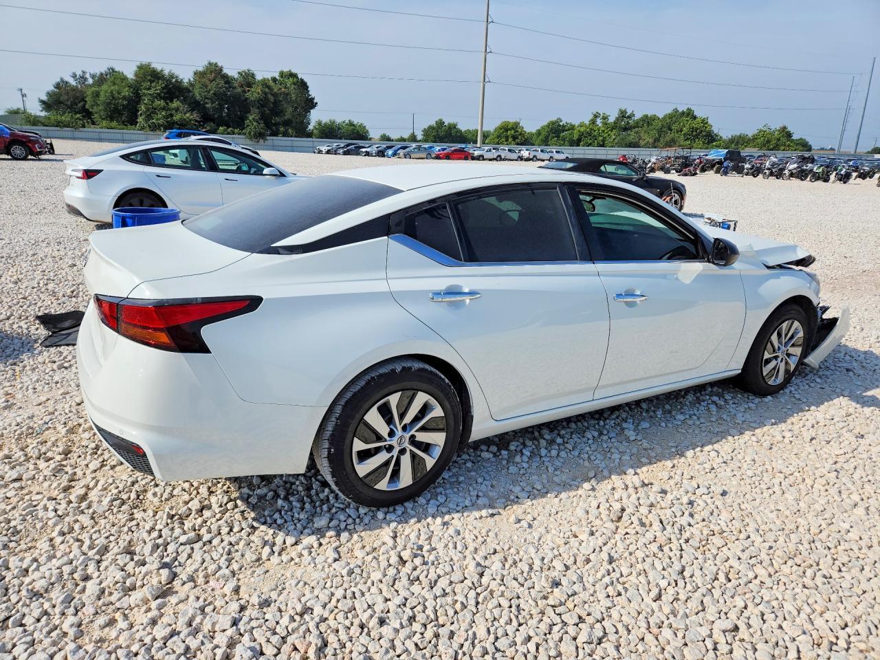 2024 Nissan Altima S - zdjęcie 3