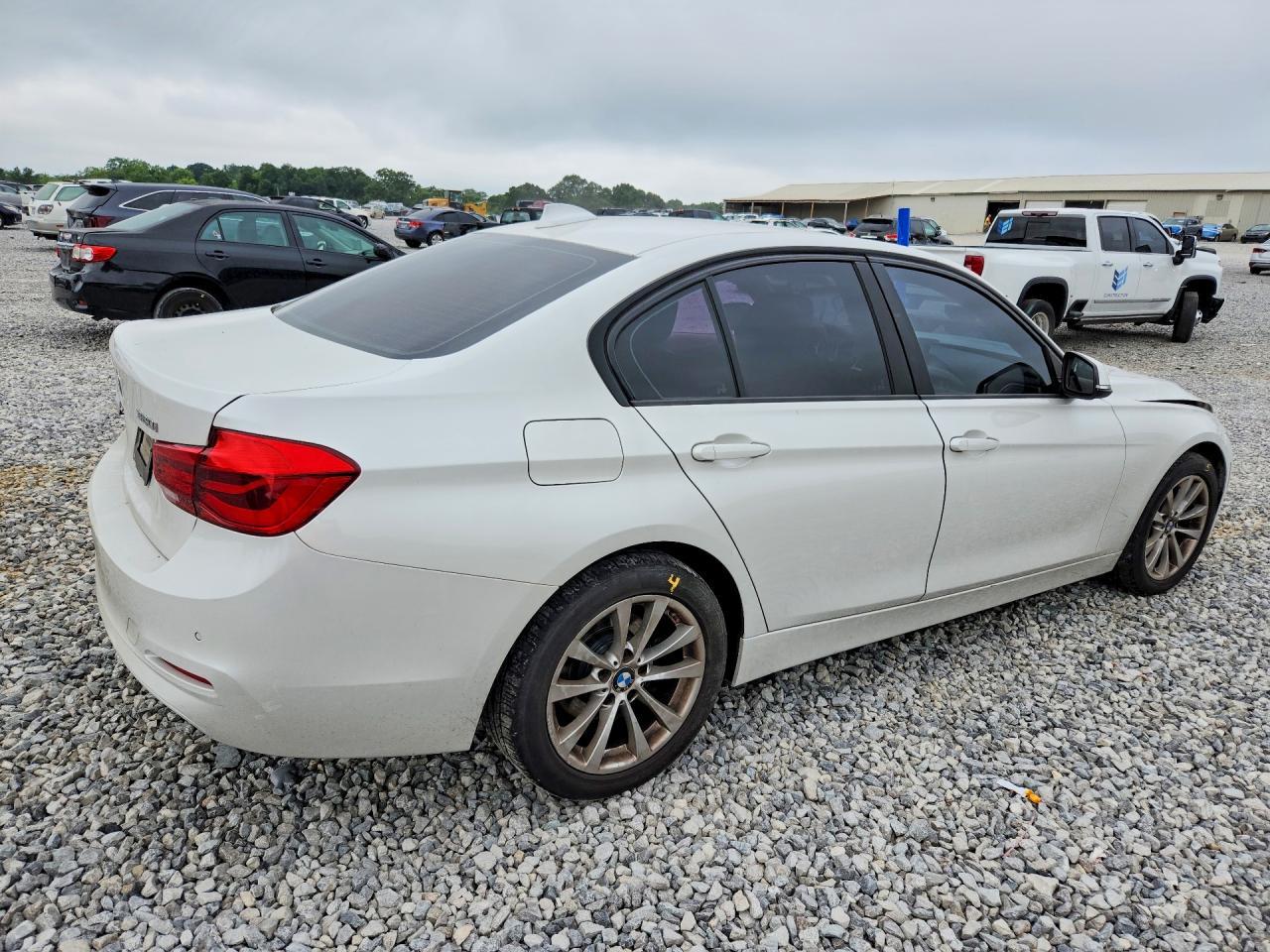 2016 BMW 320 I - zdjęcie 3