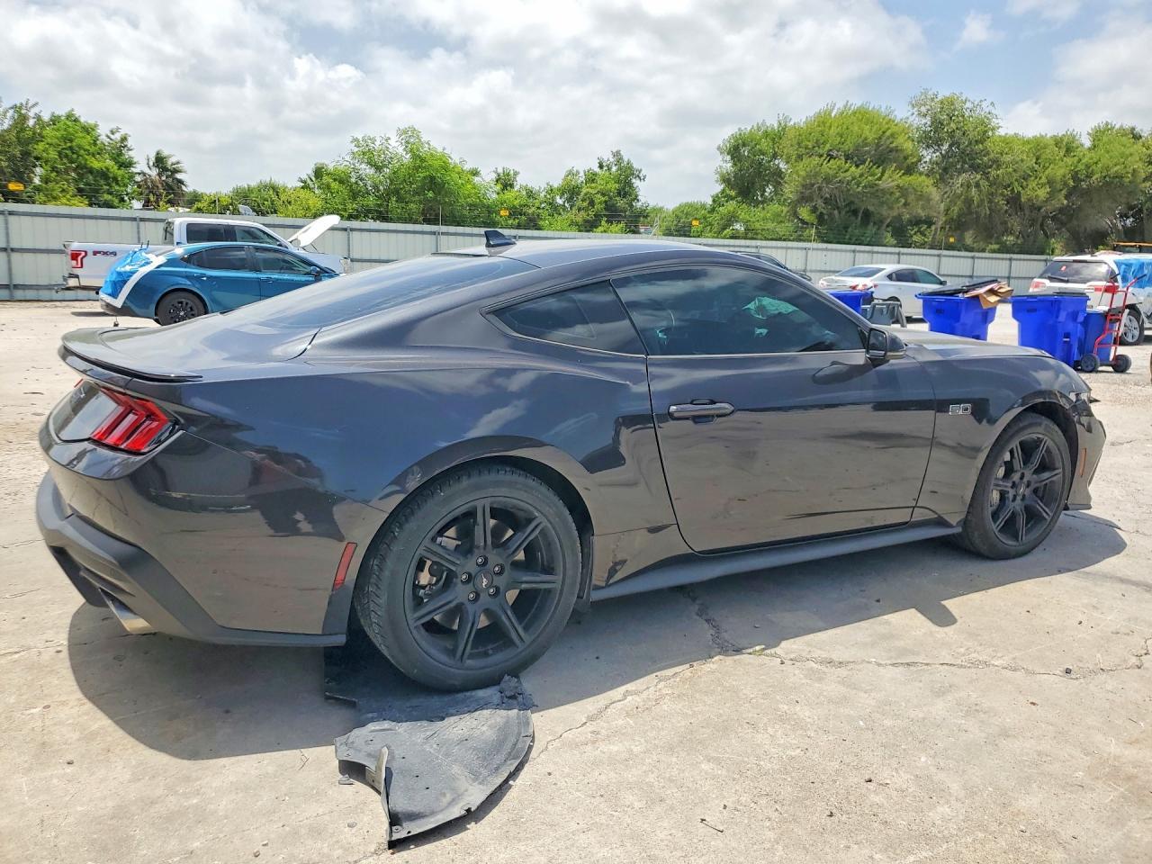 2024 Ford Mustang Gt - zdjęcie 3