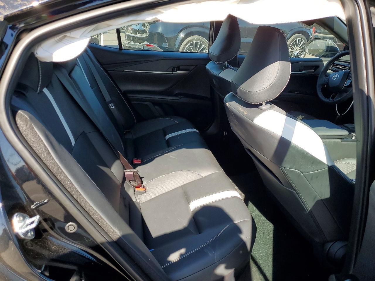 2026 Toyota Camry Se - zdjęcie 10