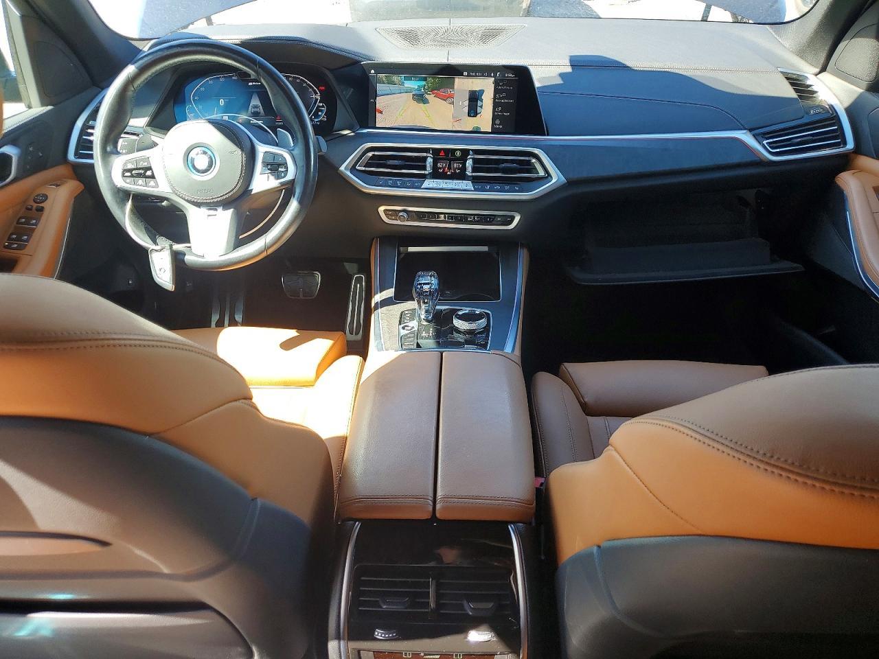 2022 BMW X5 xDrive45E - zdjęcie 8