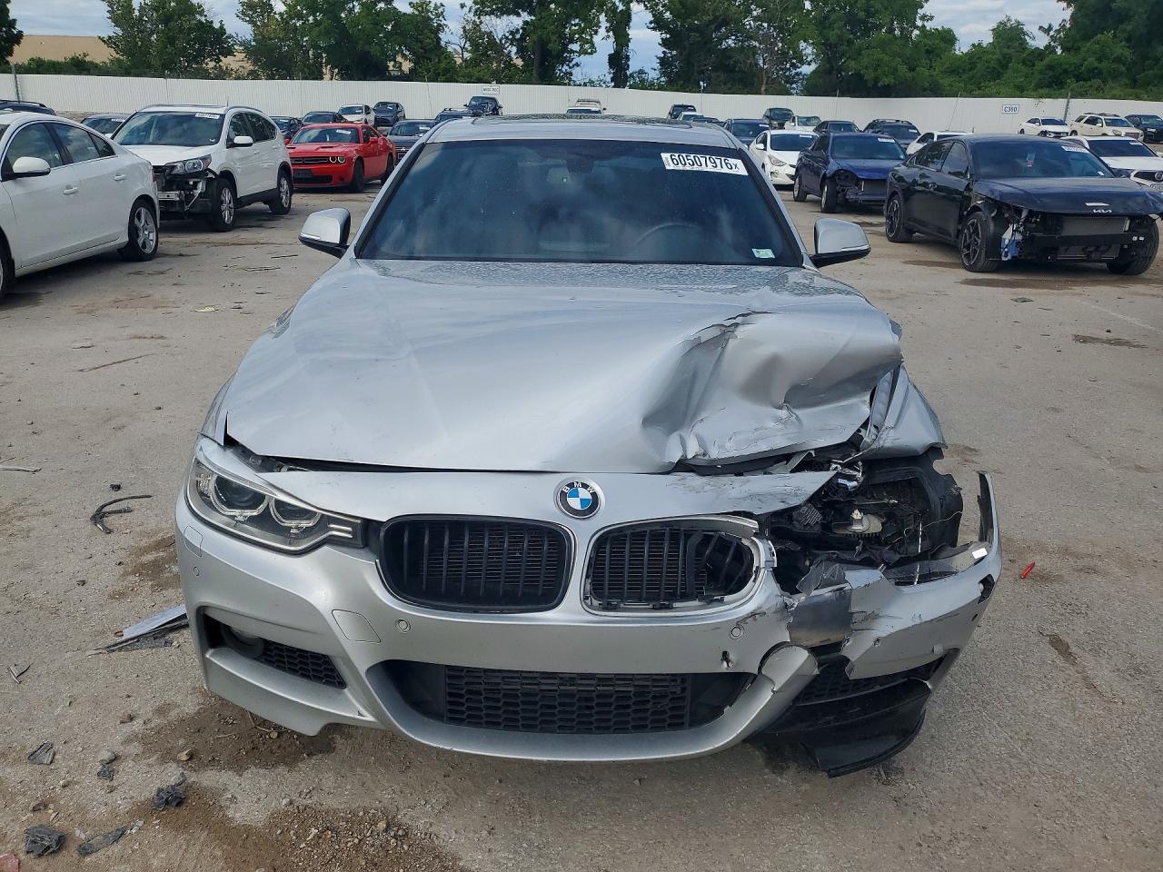 2015 BMW 335 Xi - zdjęcie 5