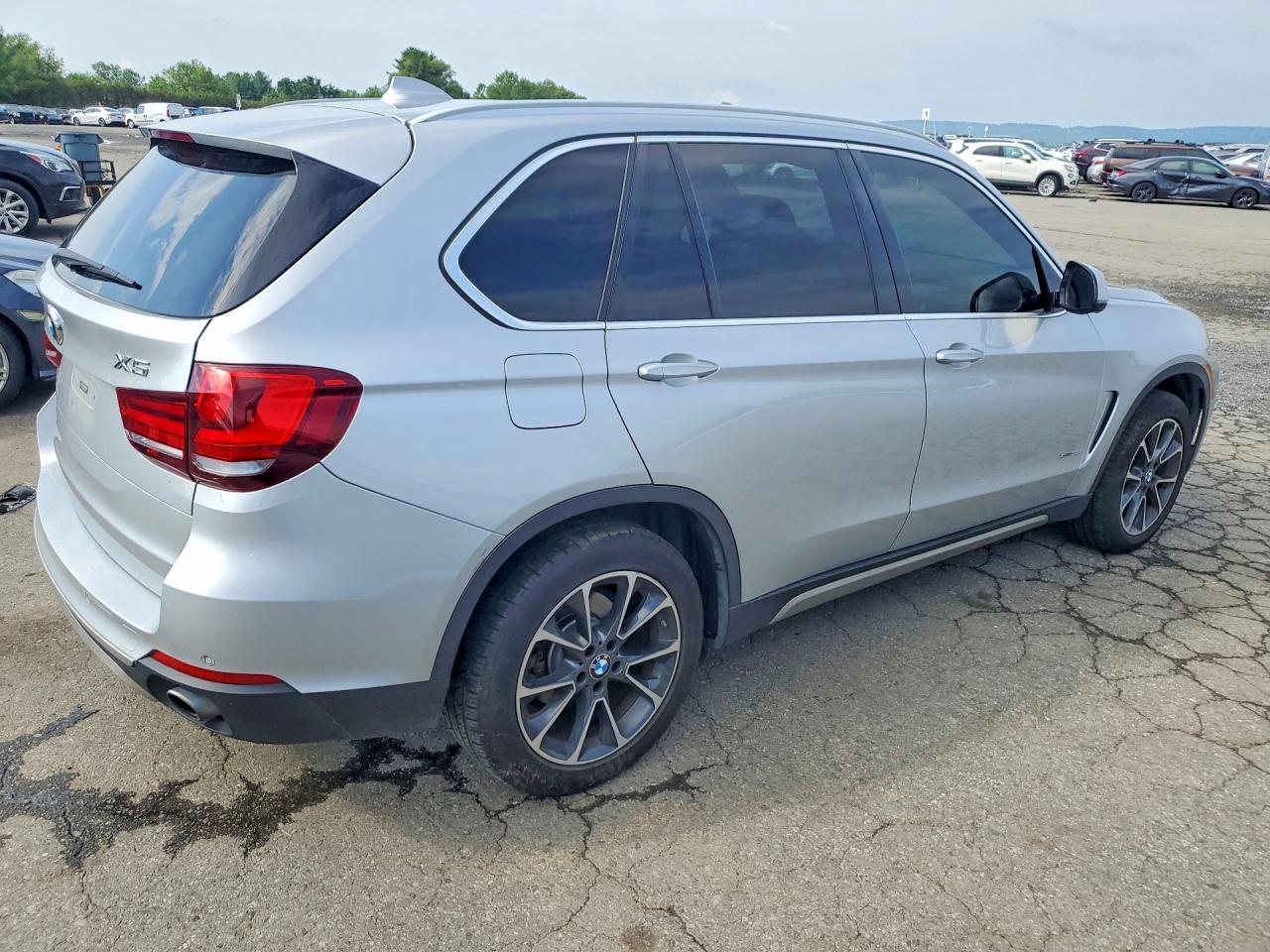 2017 BMW X5 xDrive35I - zdjęcie 3