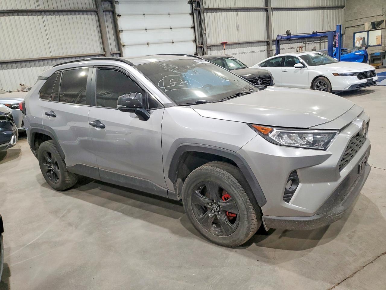 2020 Toyota Rav4 Xle - zdjęcie 4