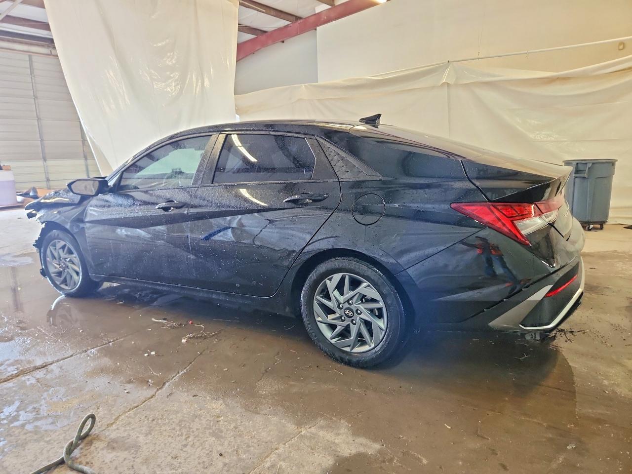 2024 Hyundai Elantra Blue - zdjęcie 2