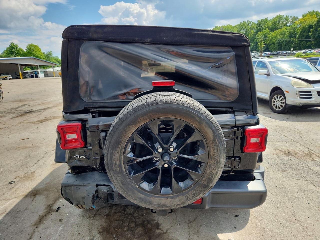 2022 Jeep Wrangler Unlimited Sahara 4Xe - zdjęcie 6