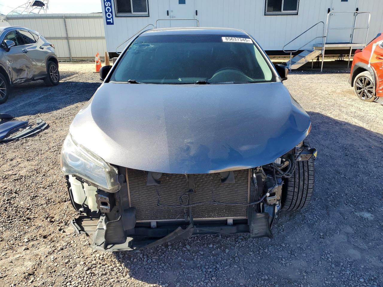 2015 Toyota Camry Le - zdjęcie 5