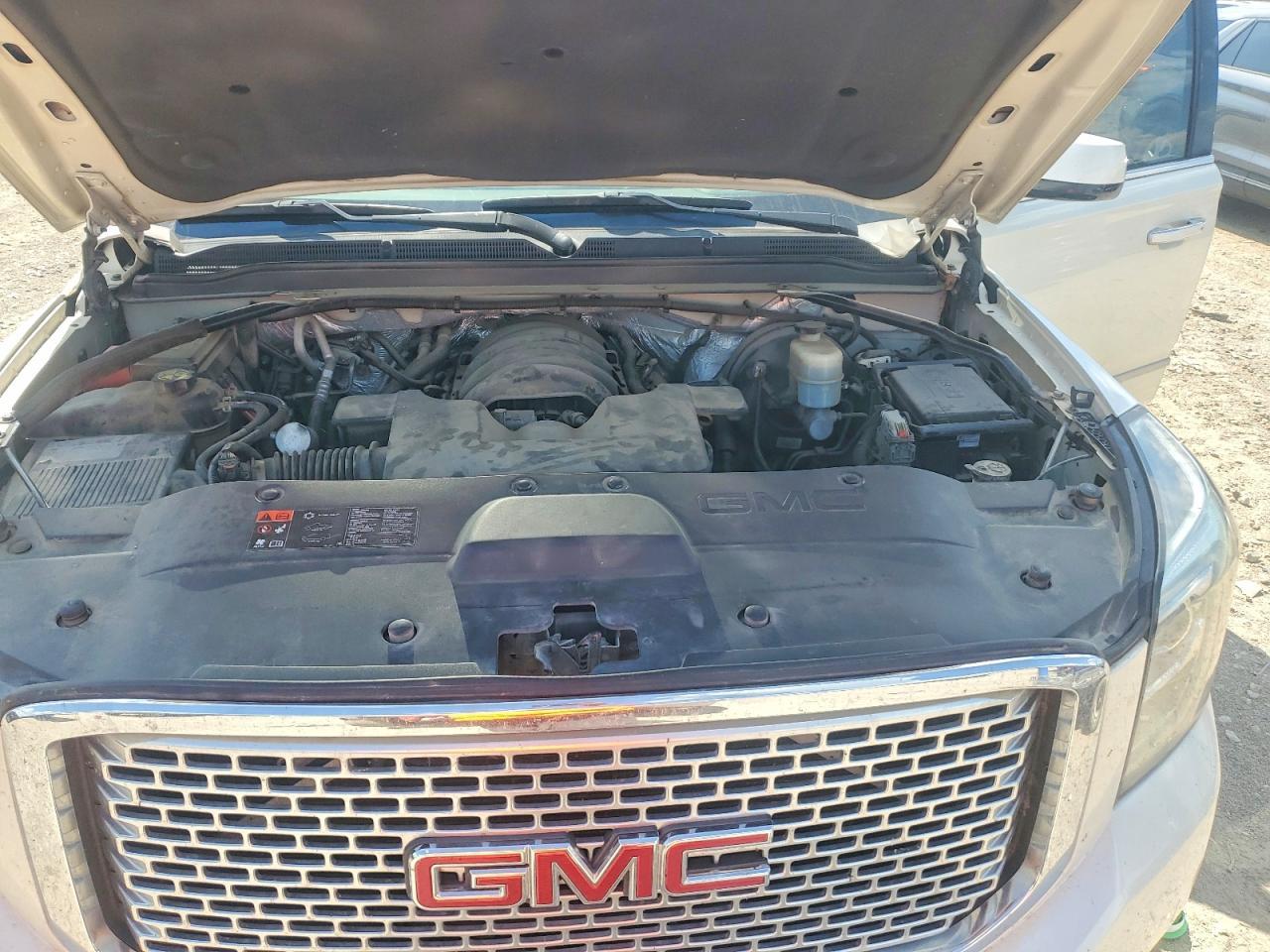 2015 GMC Yukon Denali - zdjęcie 12
