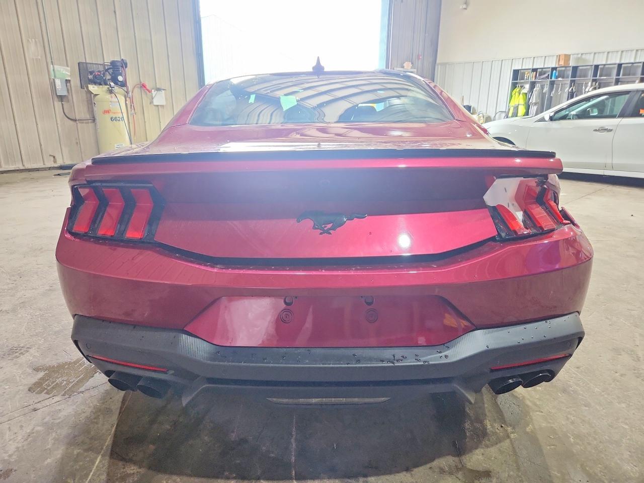 2025 Ford Mustang - zdjęcie 6