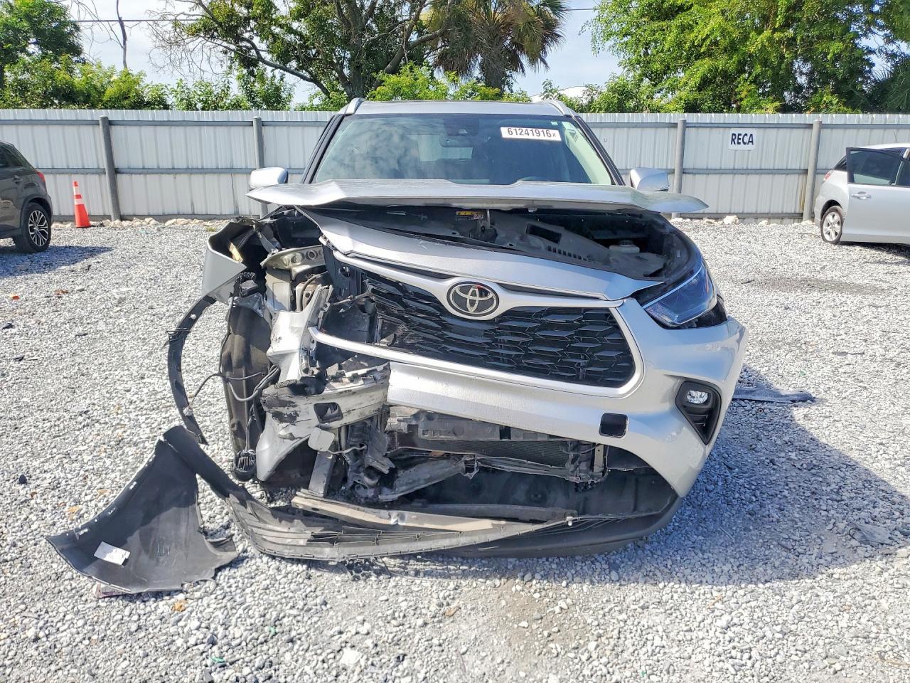 2022 Toyota Highlander Xle - zdjęcie 5