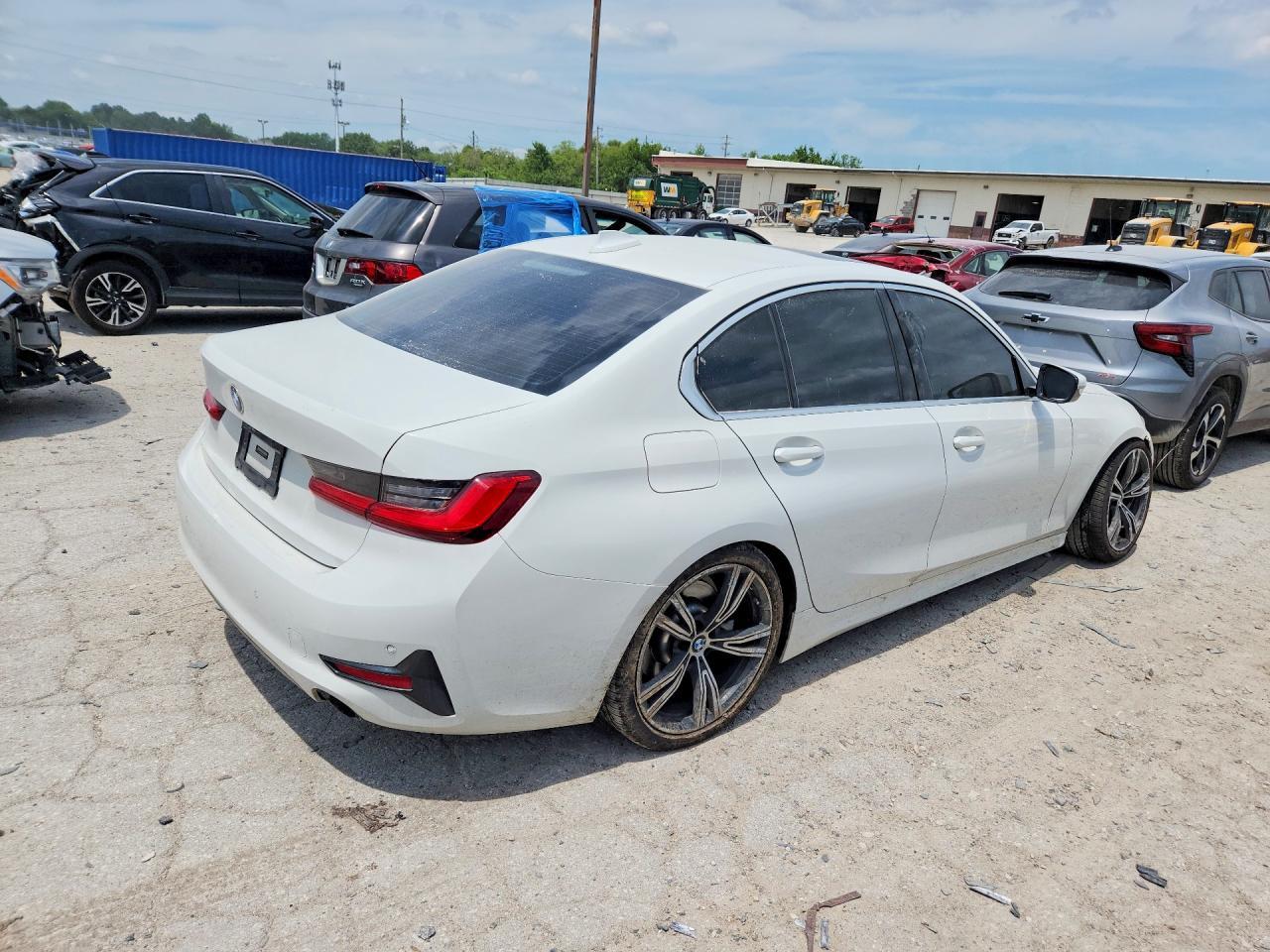 2020 BMW Seria 3 330i - zdjęcie 3