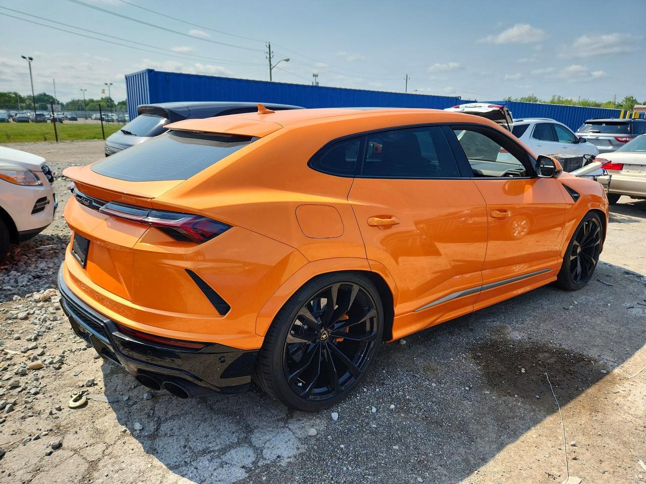2022 Lamborghini Urus - zdjęcie 3