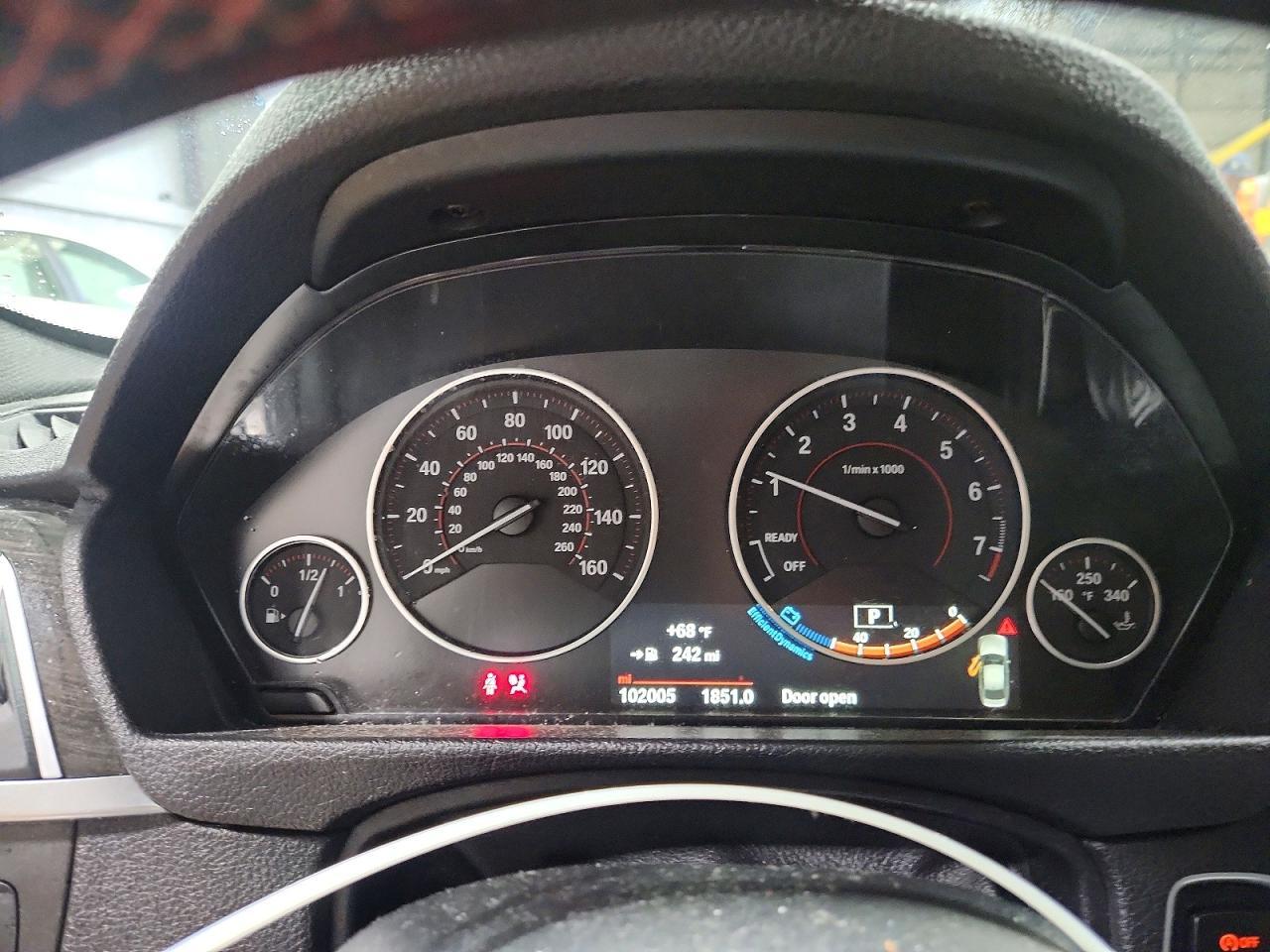 2017 BMW Seria 3 330i - zdjęcie 9