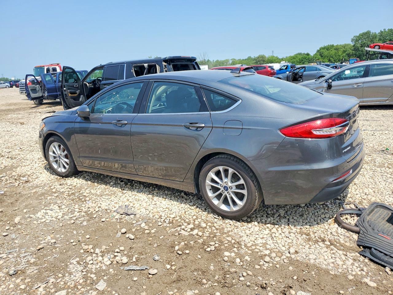 2020 Ford Fusion Se - zdjęcie 2