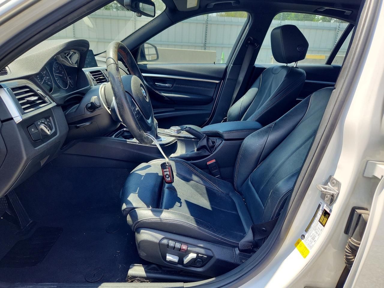 2017 BMW 330 I - zdjęcie 7