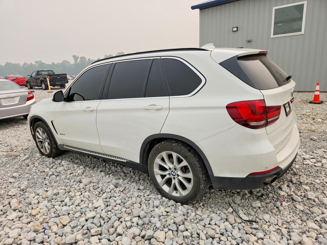 2016 BMW X5 xDrive35I - zdjęcie 2