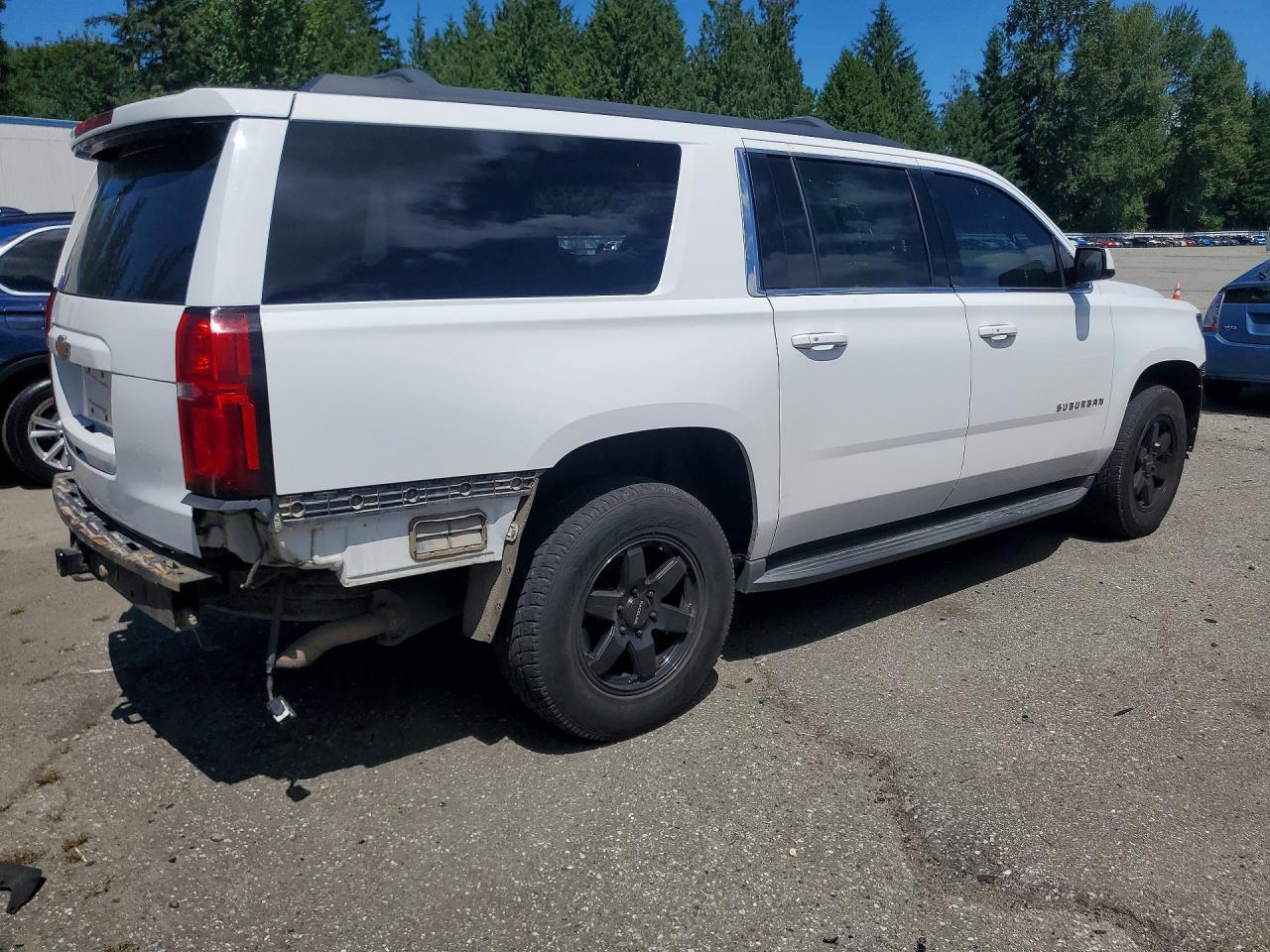 2016 Chevrolet Suburban K1500 Lt - zdjęcie 3