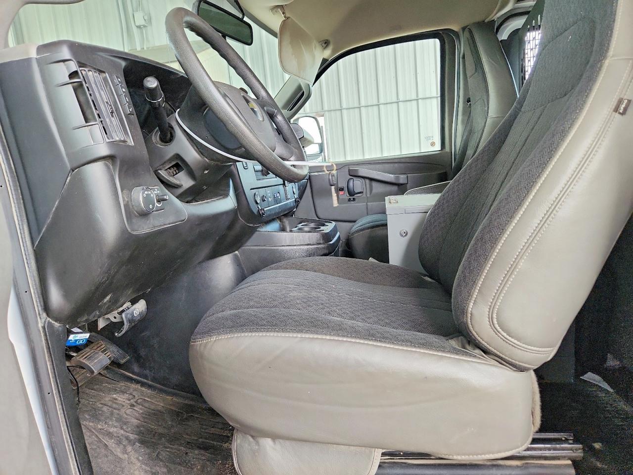 2024 Chevrolet Express G2500 - zdjęcie 7