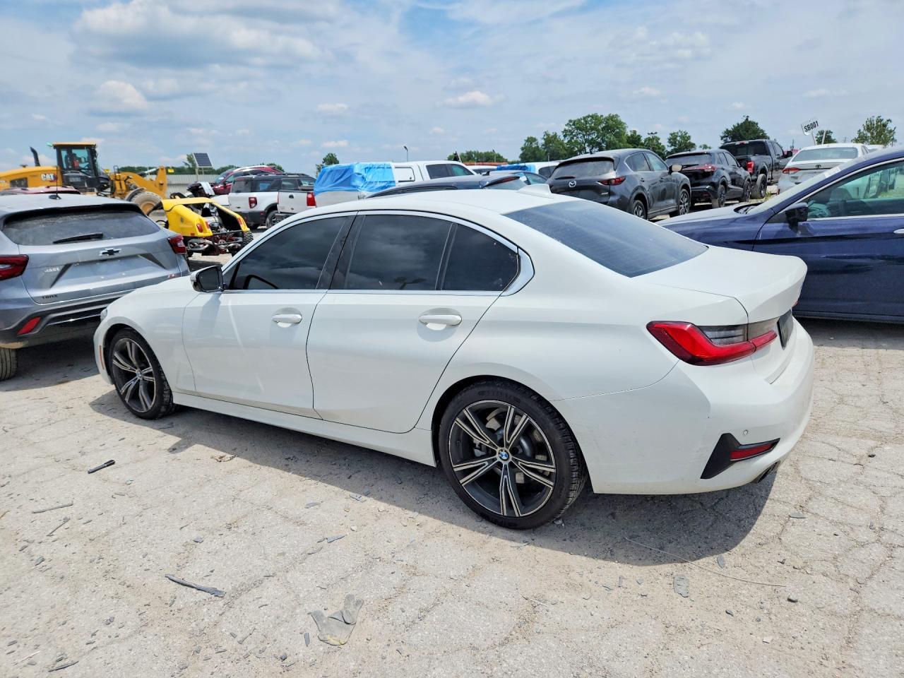 2020 BMW Seria 3 330i - zdjęcie 2