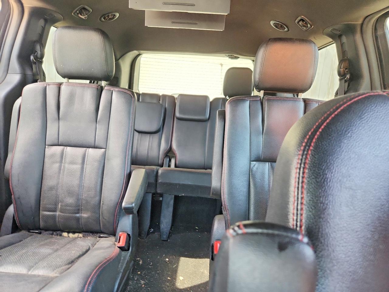 2016 Dodge Grand Caravan R/T - zdjęcie 10