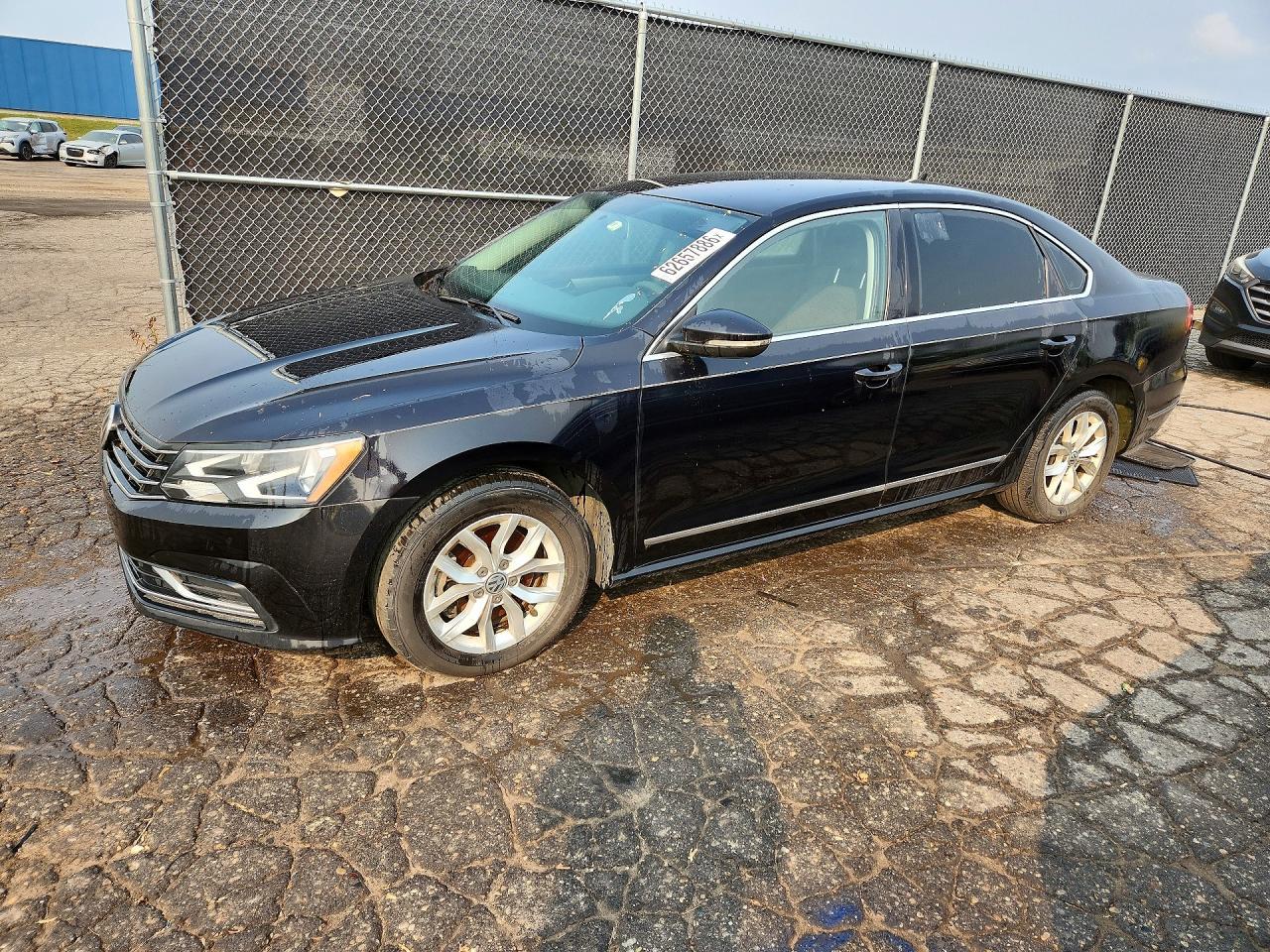 2017 Volkswagen Passat S - zdjęcie główne