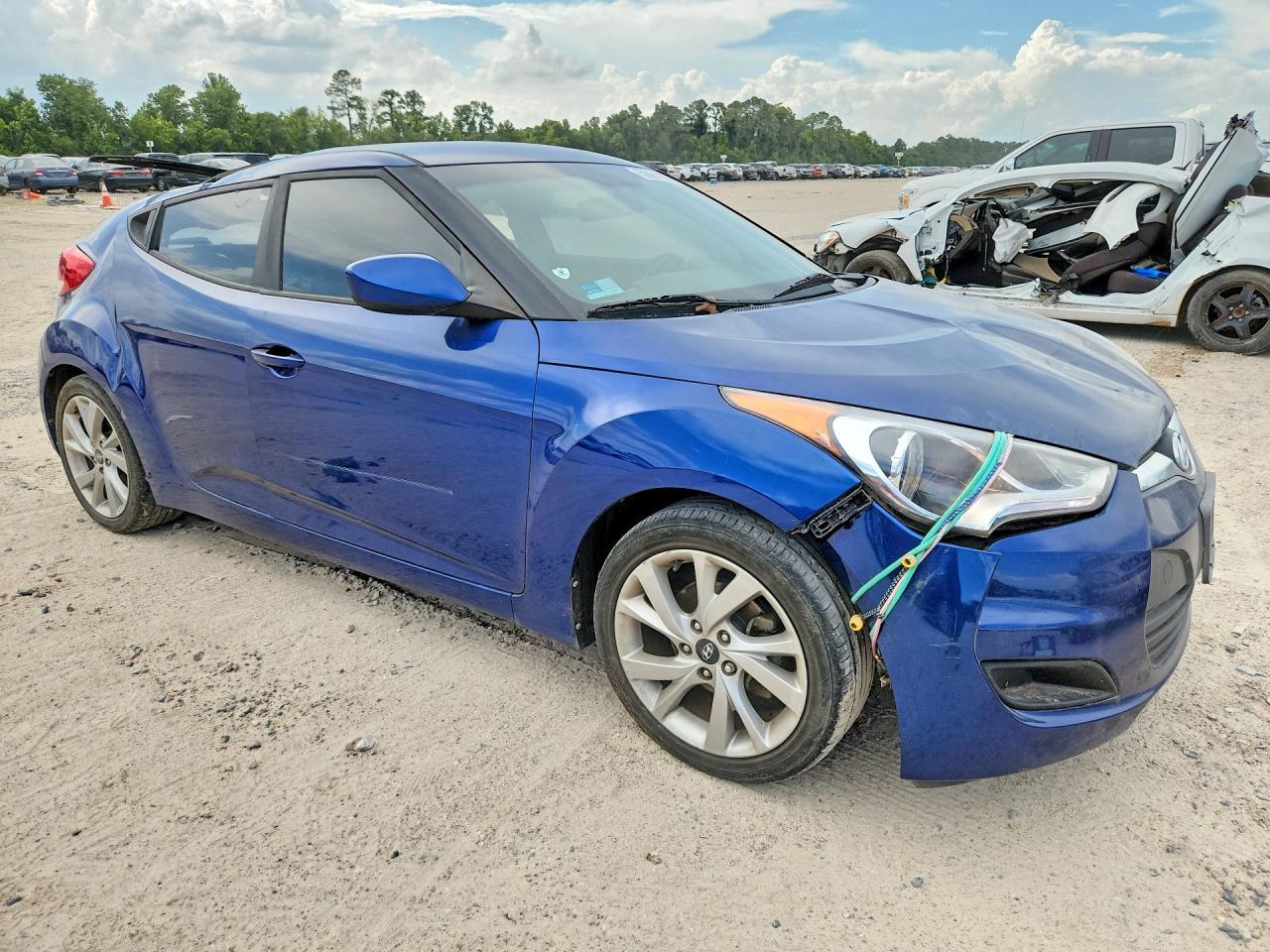 2016 Hyundai Veloster Base - zdjęcie 4