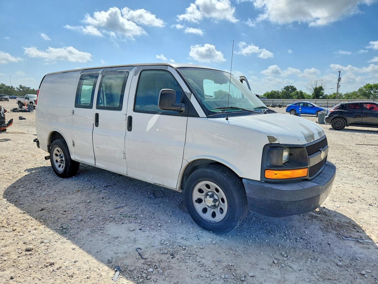 2013 Chevrolet Express G1500 - zdjęcie 4