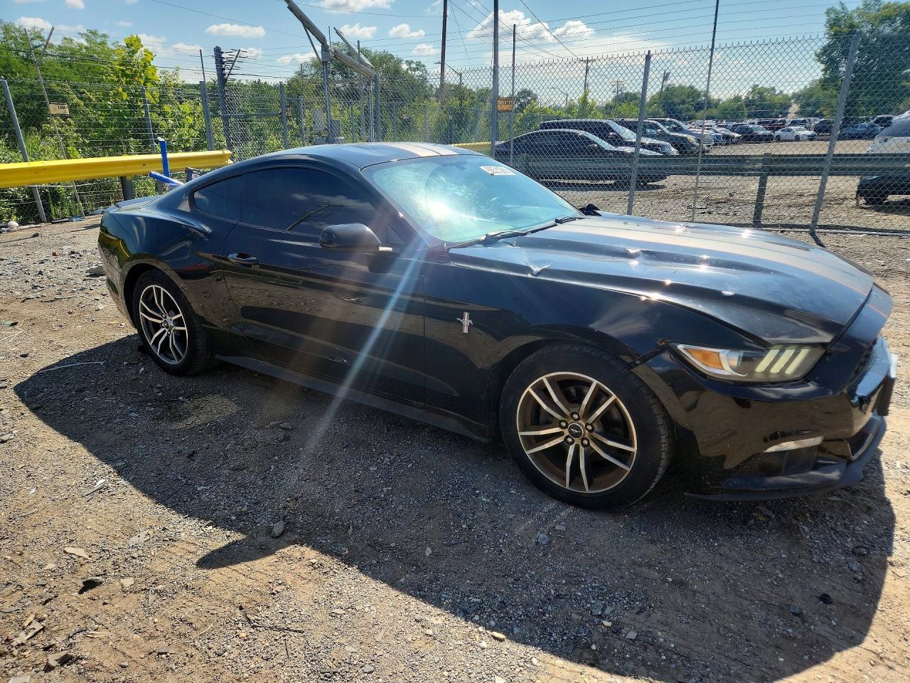 2017 Ford Mustang - zdjęcie 4