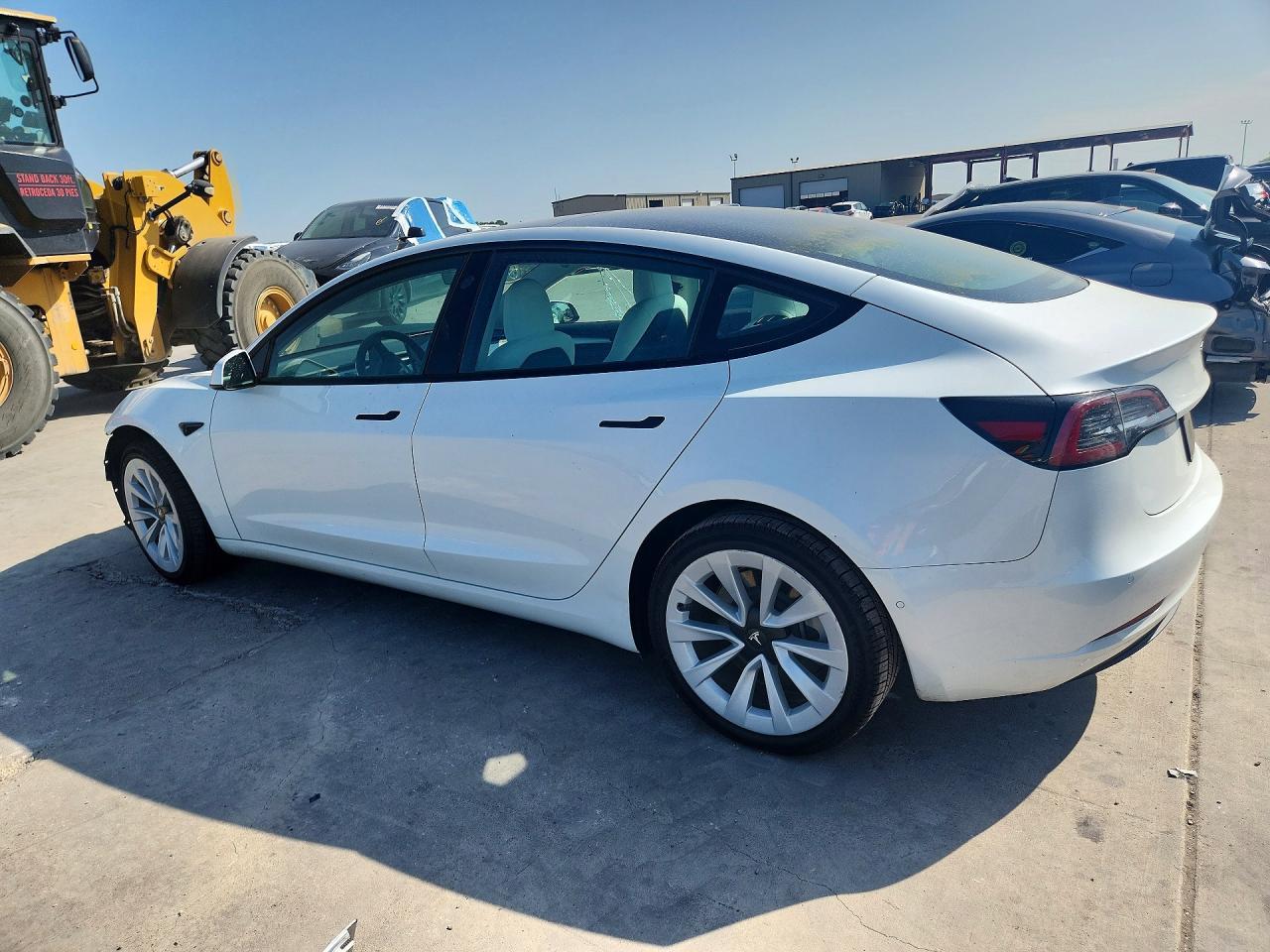 2021 Tesla Model 3 - zdjęcie 2