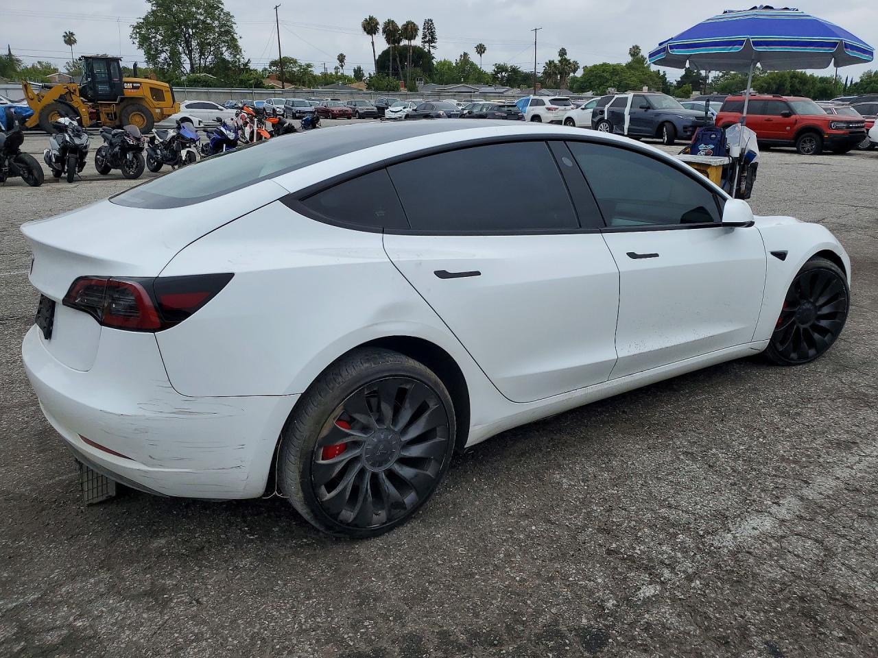 2023 Tesla Model 3 - zdjęcie 9