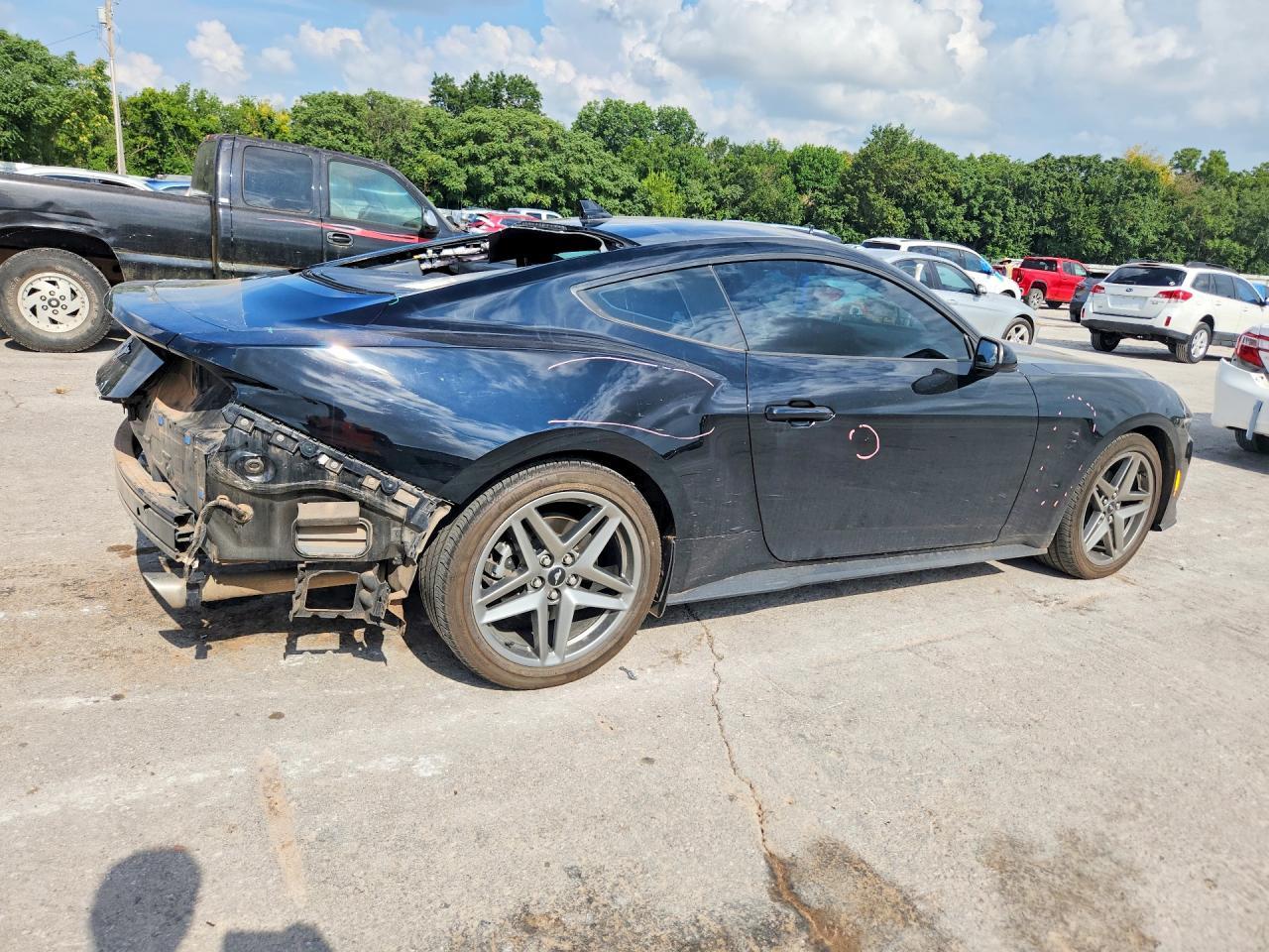 2024 Ford Mustang - zdjęcie 3