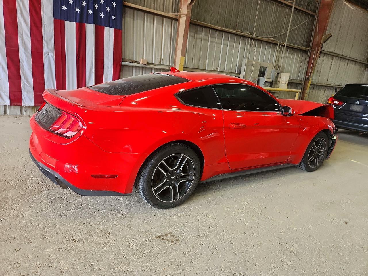 2021 Ford Mustang - zdjęcie 3