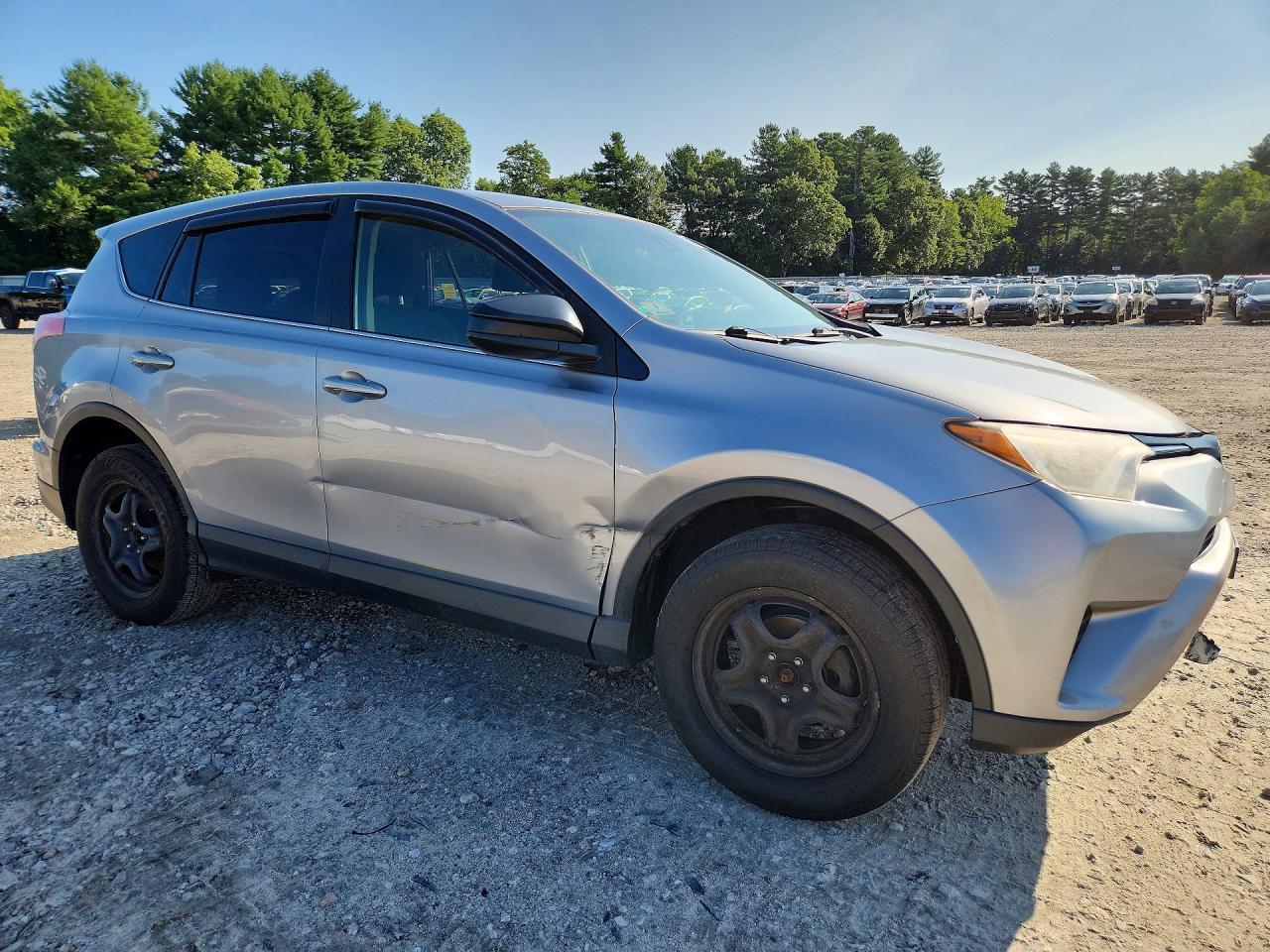 2018 Toyota Rav4 Le - zdjęcie 4